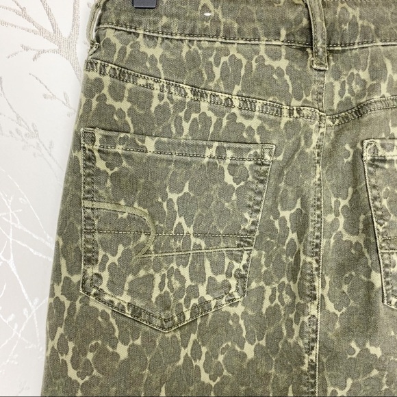 AEO Next Level Stretch Camo Print Denim Jean Skirt - Picture 5 of 10